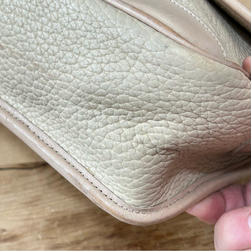 Authentic Dooney & Bourke Large Carrier Crossbody - Picture 7 of 16